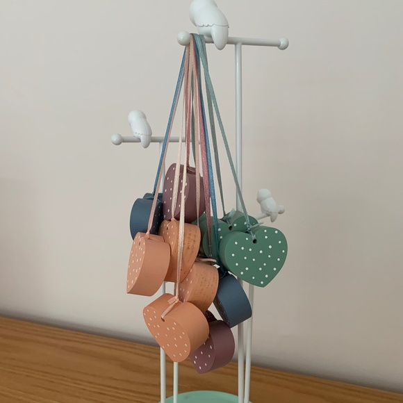 Set of 6 Vintage Country Wooden Hearts on Ribbons - Picture 3 of 10